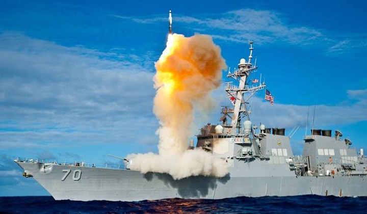 Tàu khu trục Mỹ vừa tiến gần Scarborough làm Trung Quốc nổi giận